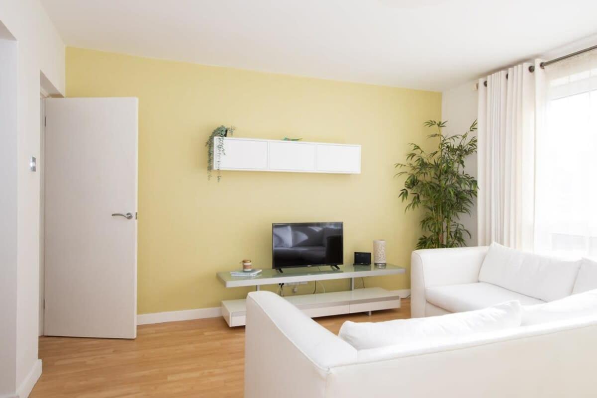 Sunny & Modern Near The Beach & Village W Parking East Wittering Eksteriør billede